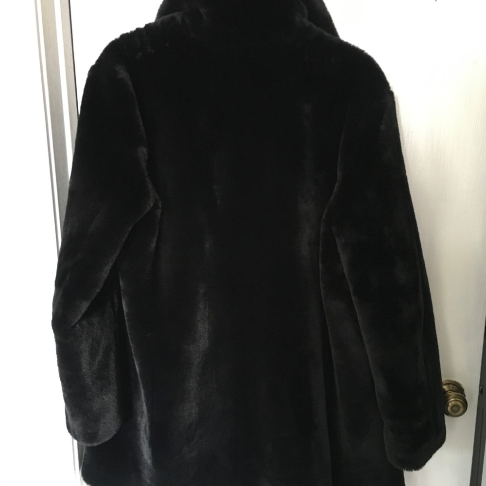 DKNY Black So Soft Faux Fur Coat - Picture 6 of 8